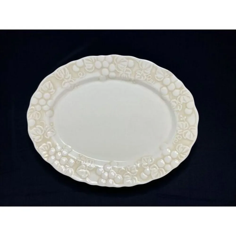 Metlox Poppy Trail Cream Color Oval (14.5X11") Serving Platter Grapes and Leaves